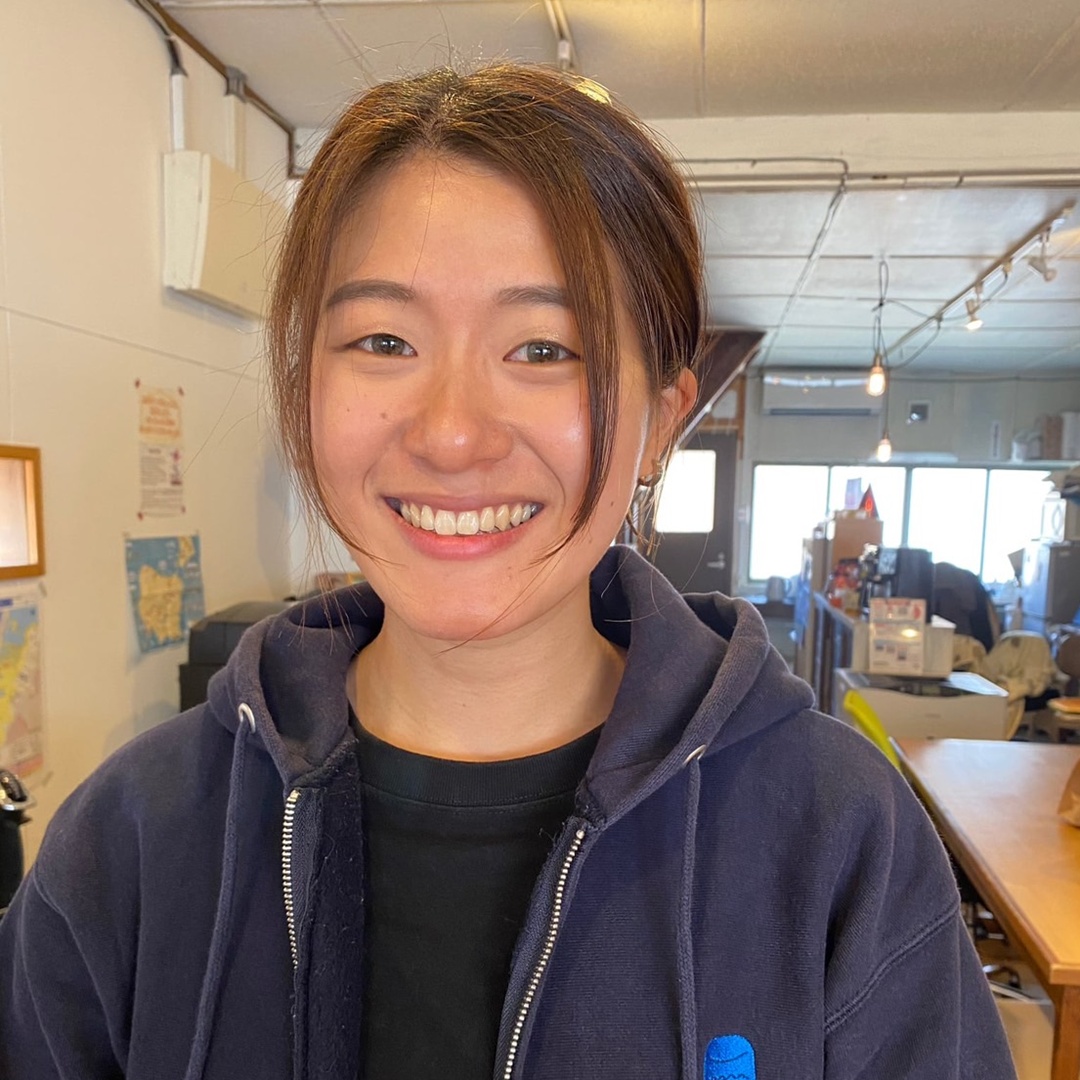 ゲスト写真_山下さんtri.jpg
