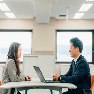 【WEB/1day】金融業界のイメージが変わる！先輩職員との交流会付／公的機関の仕事体験