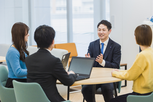 WEB60分完結:最速内定1カ月以内 #全国から参加可能#楽に服装自由でOK／会社説明会