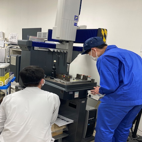 「生産準備」「測定」「産業用ロボット制御」などの体験を通し、技術職の実際の業務を体感