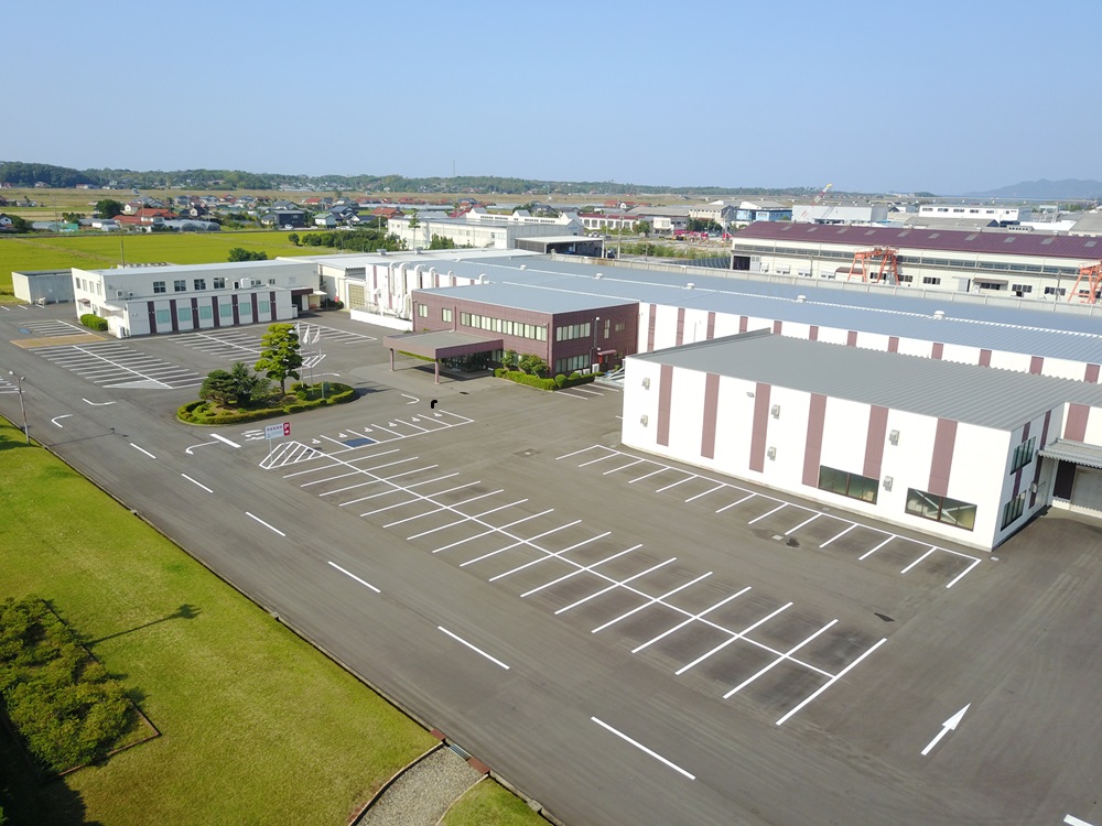 サッカー場を保有する会社として親しまれています