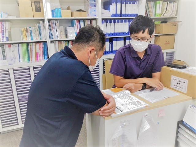 営業部との打ち合わせ風景