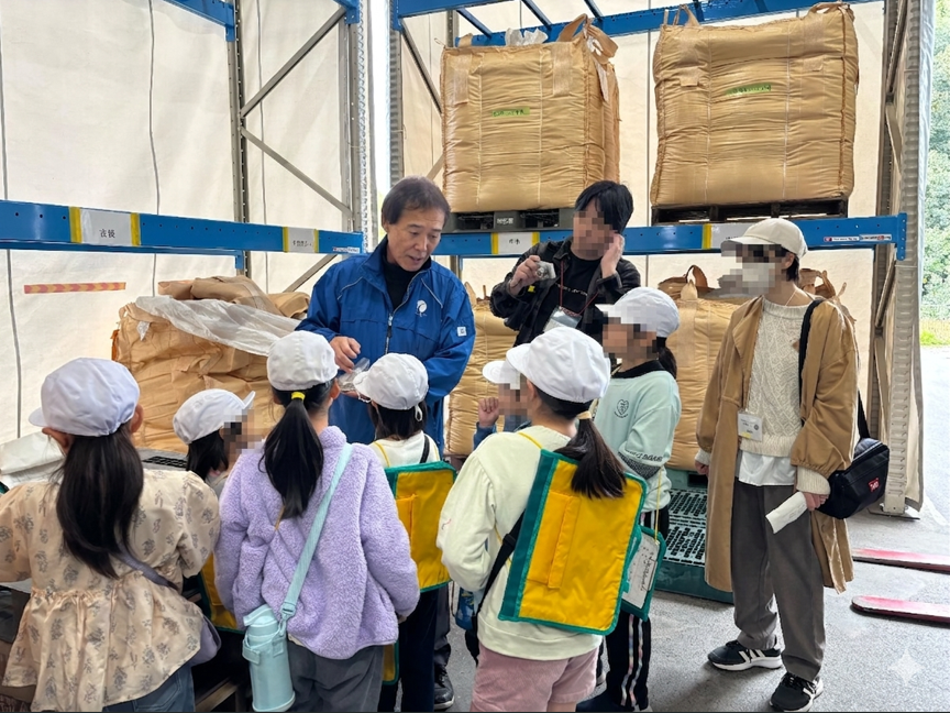 近隣小学校の町探検に協力させていただきました★