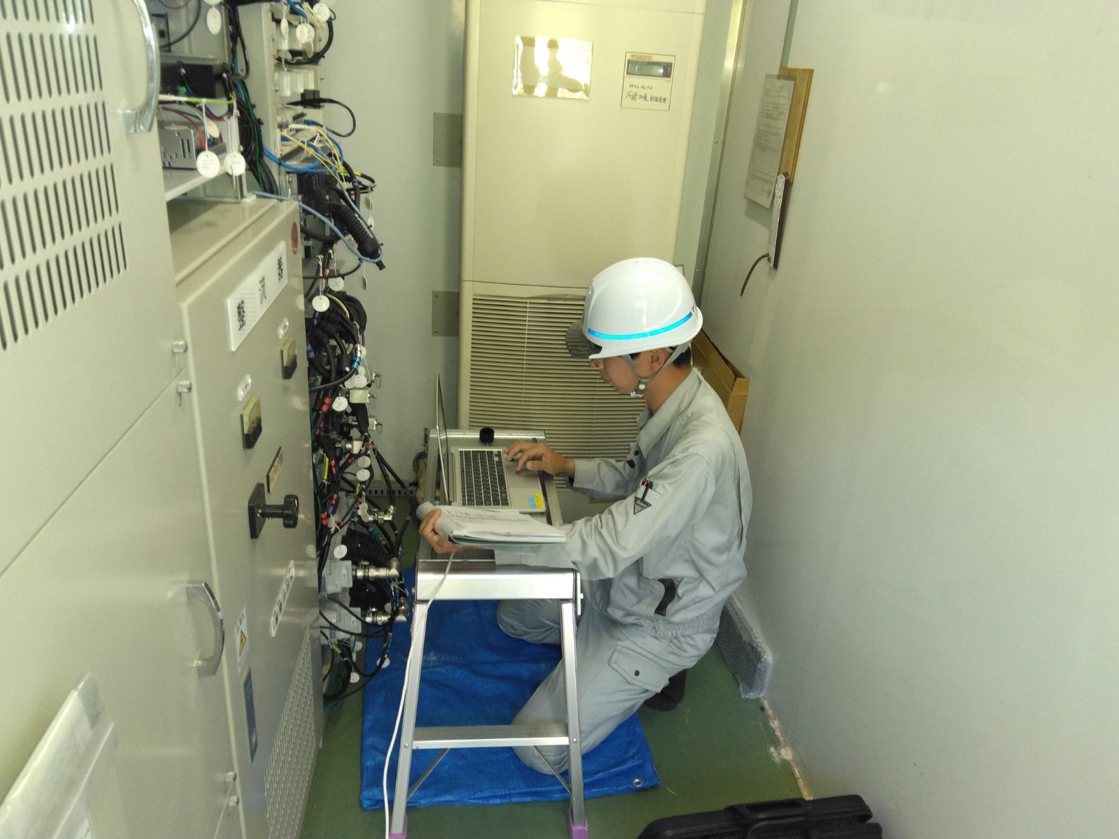 伝送工事施工中