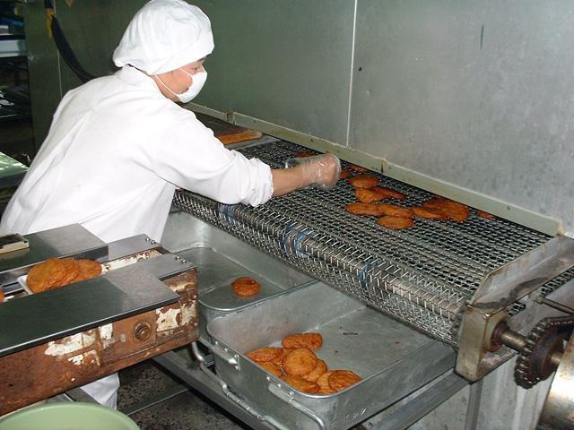 練製品やレトルト製品などを作っています