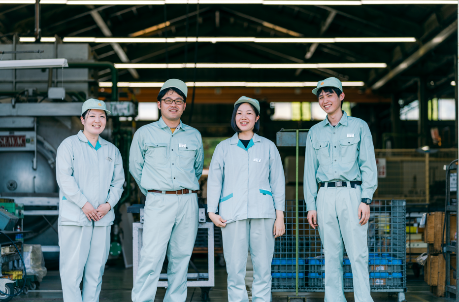 若手社員集合写真