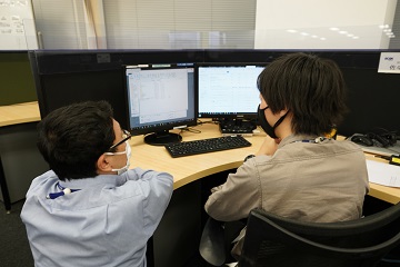 先輩が丁寧に教えます！