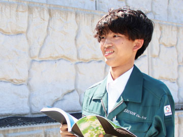 2年目の先輩社員も活躍中！