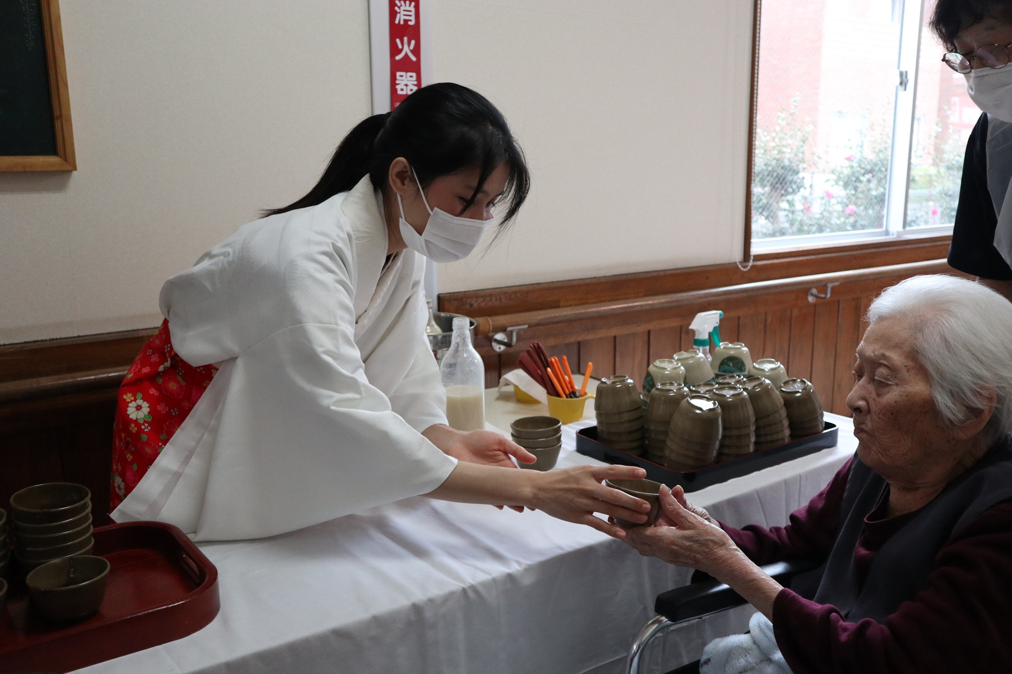 お神酒をどうぞ