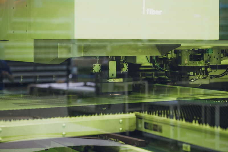 レーザーによる抜き処理