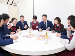 商品開発会議（社長とバイヤー）