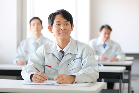 新入社員研修(学科の受講中)