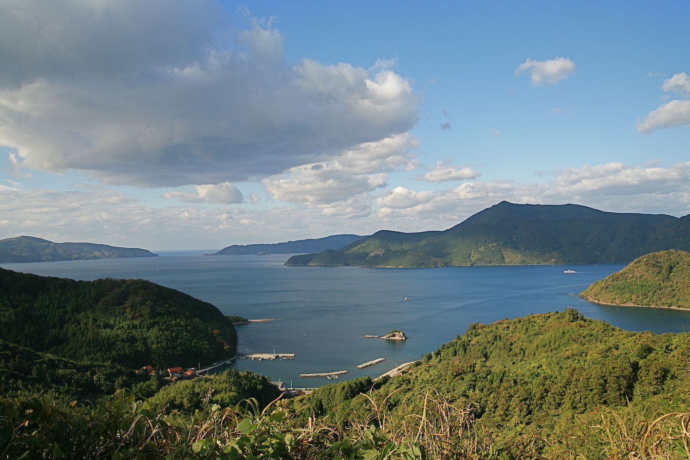 海に囲まれた自然豊かな島です。