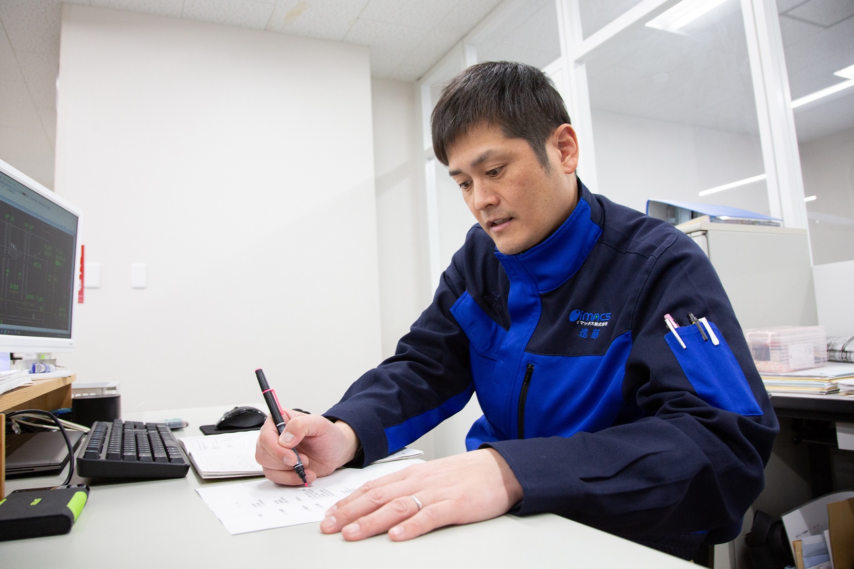 デスクワークが７割の業務です