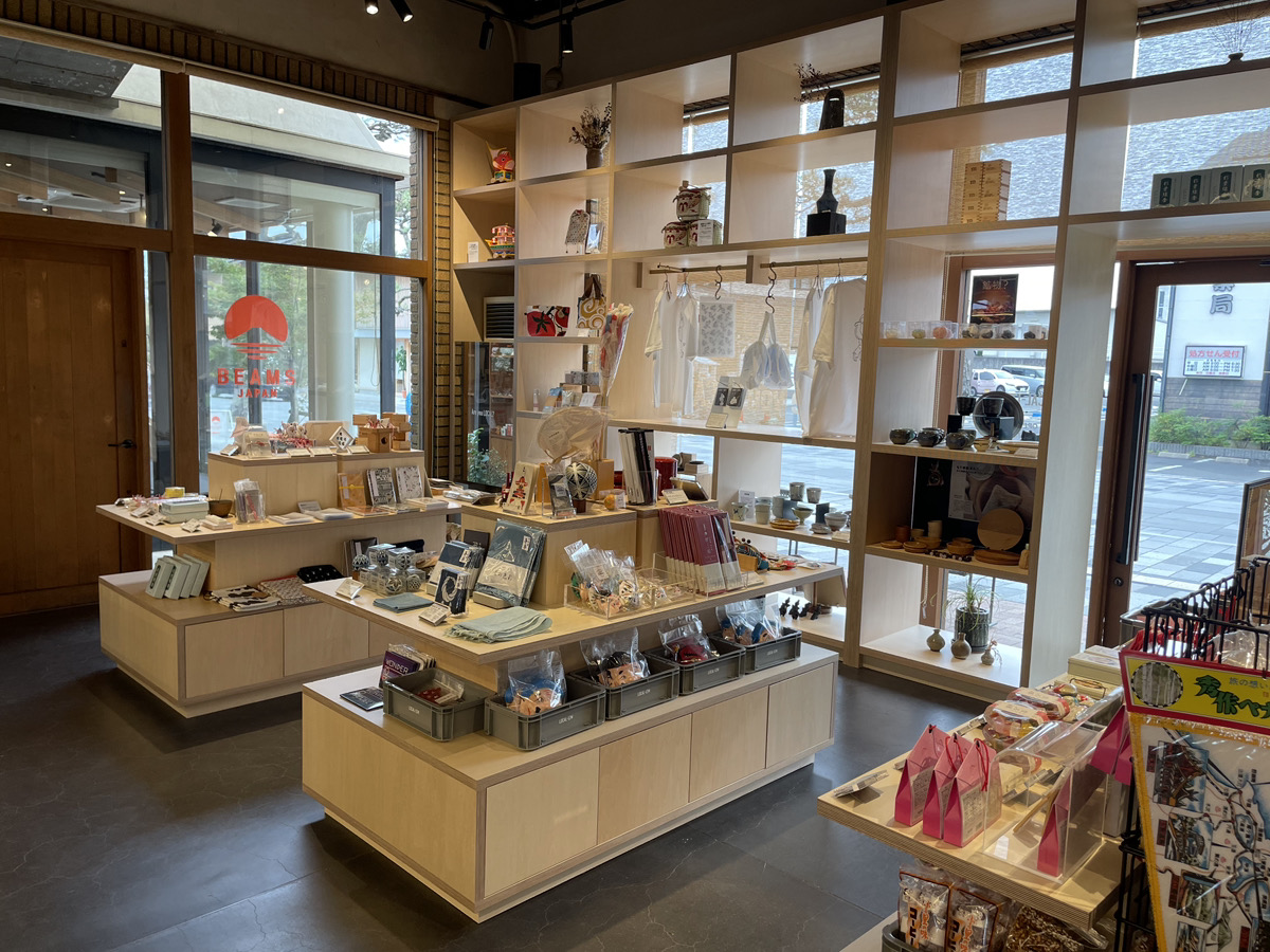 店内②