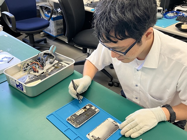 情報技術解析課(電子機器からの情報抽出)